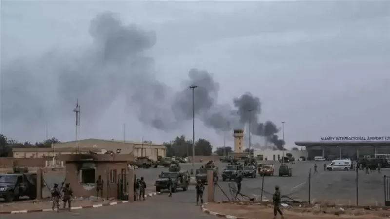 مجلس حكماء المسلمين يدين الهجوم الإرهابي على مطار في عاصمة النيجر