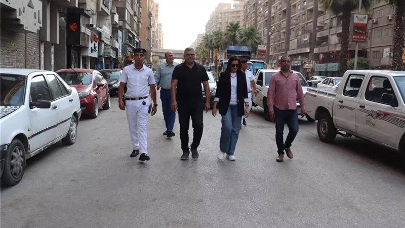 نائب محافظ الجيزة تقود حملة لرفع الإشغالات بحى الطالبية|صور