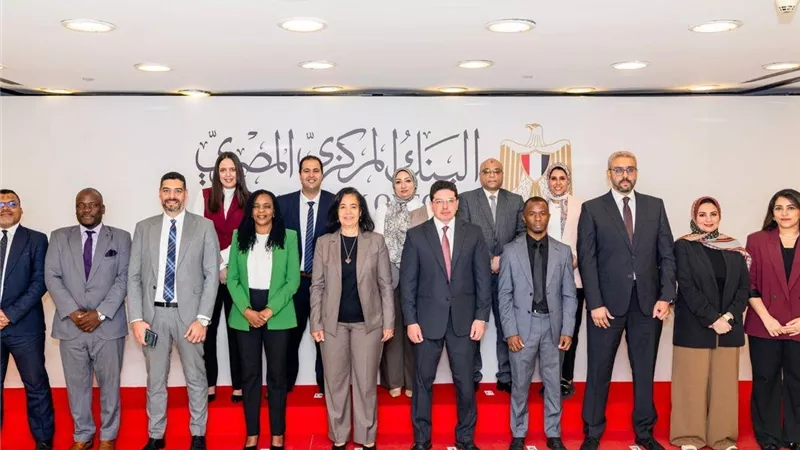 البنك المركزي وغرفة مقاصة الكوميسا يبحثان توسيع استخدام نظام 
