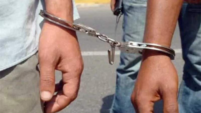 القبض علي شخصين بتهمة انتحال صفة موظفي بنوك بالمنيا.. تفاصيل