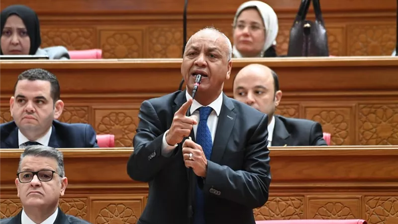 مصطفى بكري ينتقد توجه الحكومة لاعتبار مساهمة التأمين الصحي إيراداً ضريبيًا