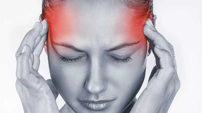هل الصداع المتكرر مؤشر على مشكلة صحية خطيرة؟  