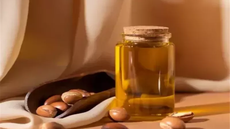 الذهب السائل.. فوائد زيت الأرجان للبشرة والشعر وأسرار استخدامه الصحيح