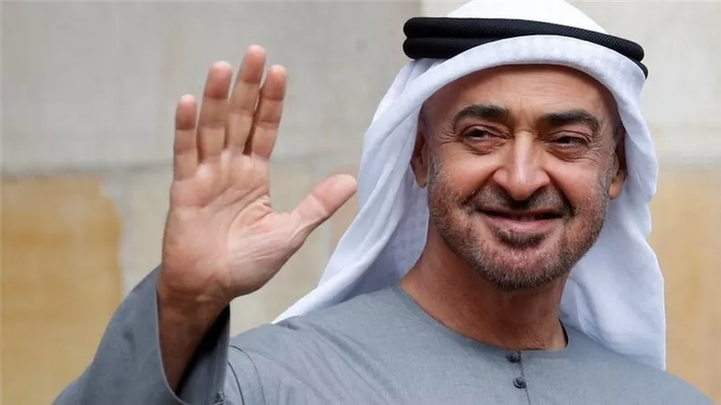 قائد الإمارات يُشيد بالمعلمين في يومهم العالمي: صناع الأمل ومهندسو العقول  
