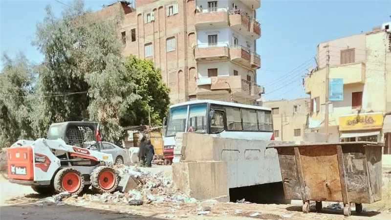 حملات مكثفة في ناصر ببني سويف لتحسين المظهر الحضاري وضبط الأسواق