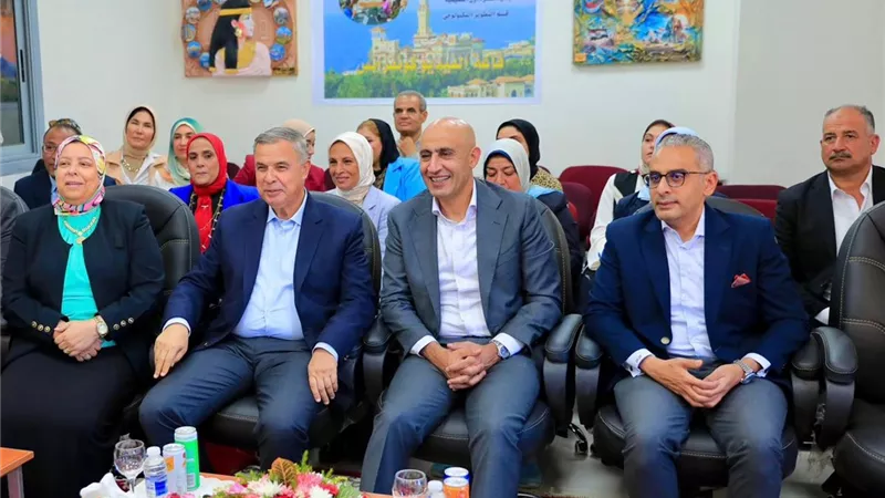 بالفيديو كونفرانس.. وزير التعليم ومحافظ الإسكندرية يدشنان 9 مدارس جديدة