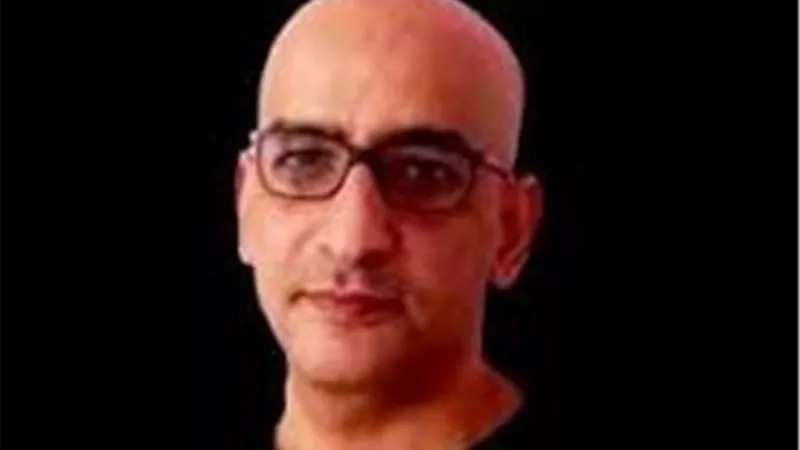الناقد الأدبي محمد عبد الباسط عيد: لا نقد دون سؤال وحرية
