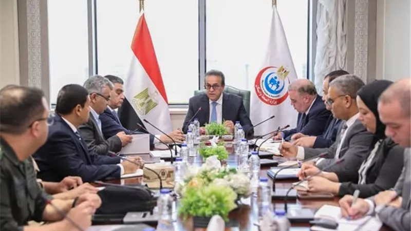 وزير الصحة يتابع الموقف التنفيذي لمشروع المخازن الاستراتيجية وتأمين أرصدة الأدوية
