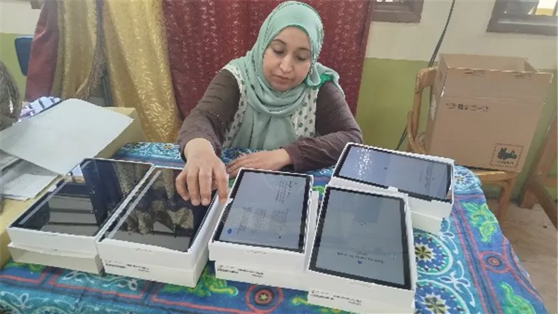 نشرة أخبار إيجبتك.. وصول أجهزة التابلت لمدارس الثانوي و مفاجأة جديدة فى لوحة آثار سقارة