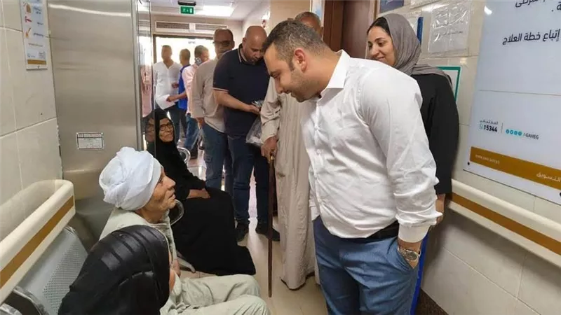 مدير فرع هيئة الرعاية الصحية بالأقصر يتفقد مركز الكرنك الجديد ومخزن المستلزمات بالفرع |صور 
