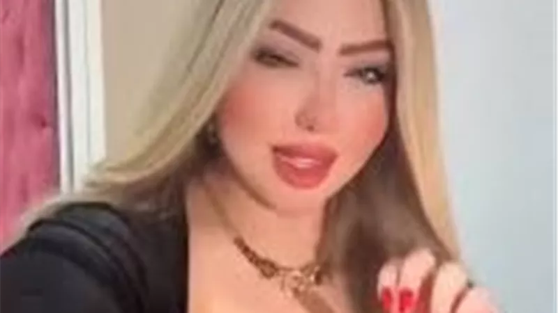تجديد حبس الراقصة بوسي الأسد بتهمة نشر الفسق والفجور