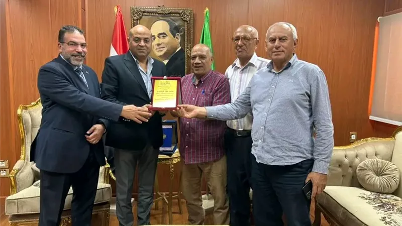 تكريم متبادل بين تعليم الدقهلية ولجنة الستاموني لإنشاء مدرسة لغات جديدة