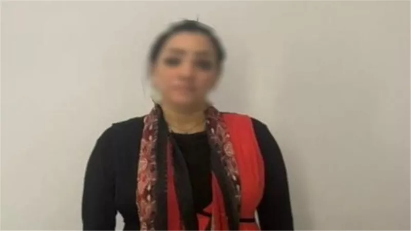 «منعوني أشوف ابني».. فيديو سيدة من أمام قسم شرطة وتحرك «الداخلية»