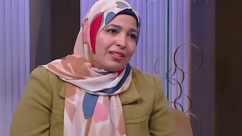 أمينة الفتوى بدار الإفتاء: مكوث المرأة في المنزل غير شرعي