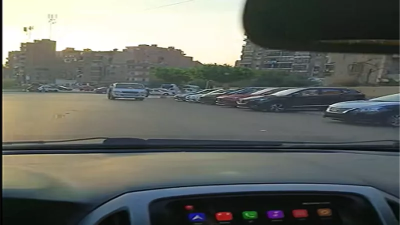 فيديو مرعب لسيارات تسير عكس الاتجاه بجسر السويس.. وتحرك أمني عاجل