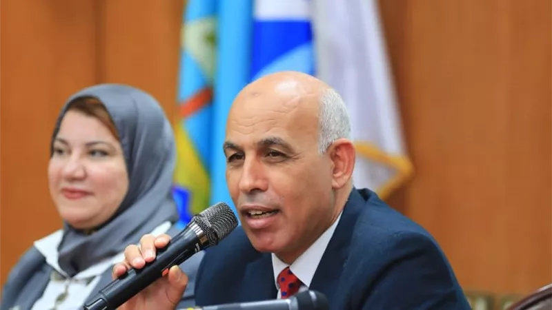 رئيس جامعة كفر الشيخ يشهد حفل استقبال طلاب كلية التجارة الجدد