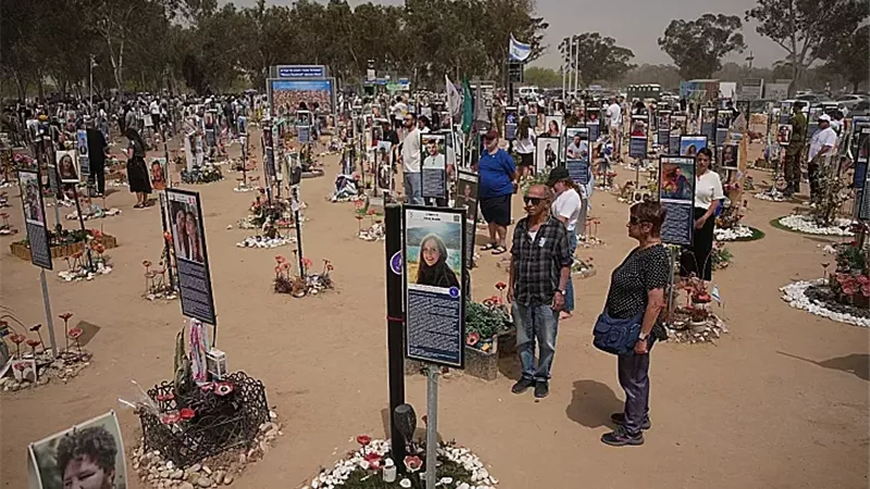 بعد 7 أكتوبر.. 637 ألف مكالمة استغاثة و13000 استفسار عن الانتحار في إسرائيل