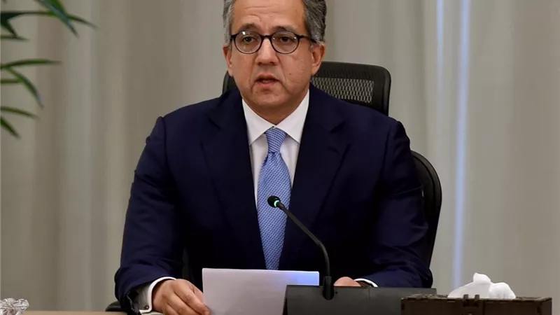 حزب «المصريين»: فوز خالد العناني برئاسة اليونسكو فخر لكل مصري وعربي