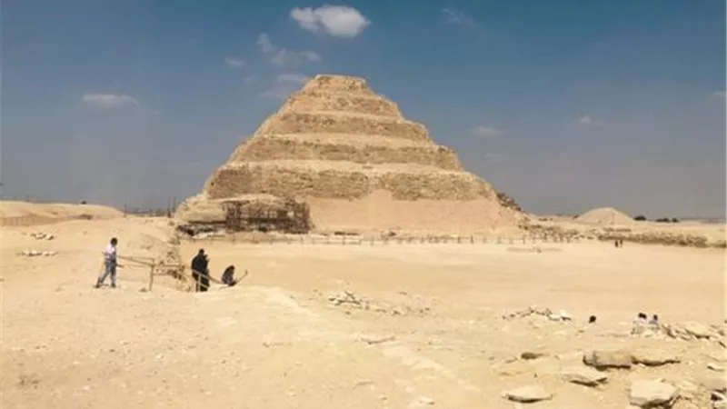 لغز اختفاء لوحة سقارة| طلب إحاطة عاجل لمحاسبة المسؤول.. والقانون يعتبرها جريمة لا تسقط بالتقادم