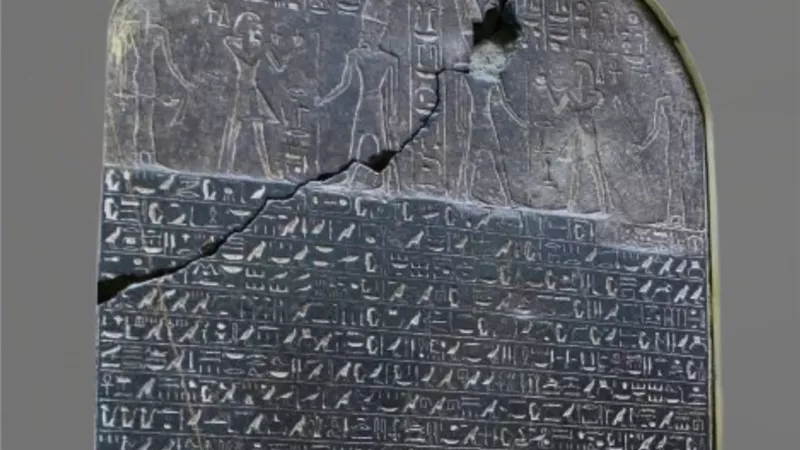 المتحف المصري يعرض لوحة مديح تحتمس الثالث احتفالا بنصر أكتوبر