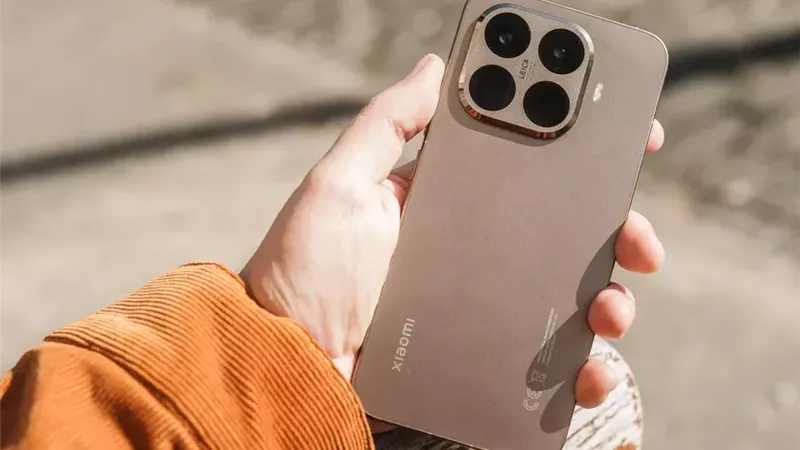 سعر هاتفي Xiaomi 15T و Xiaomi 15T Pro في السعودية والمواصفات