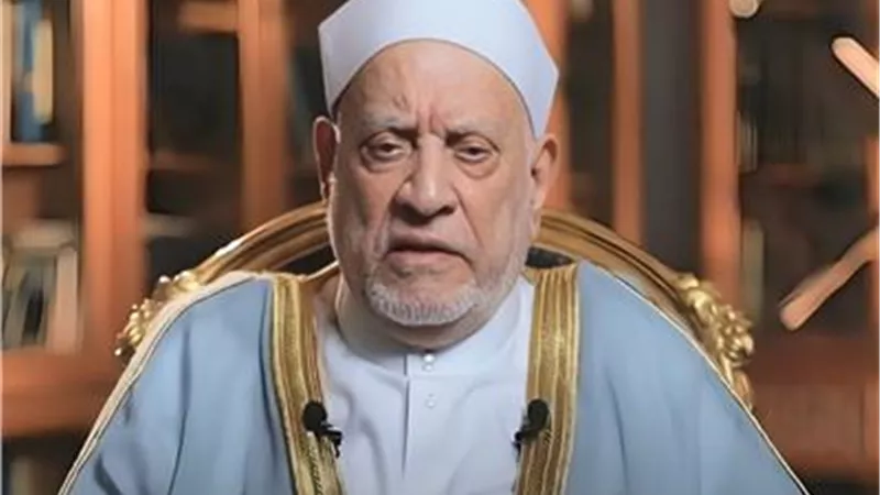 في وداع عالم الأزهر.. عبدالله رشدي يشيد بعلم وفصاحة أحمد عمر هاشم