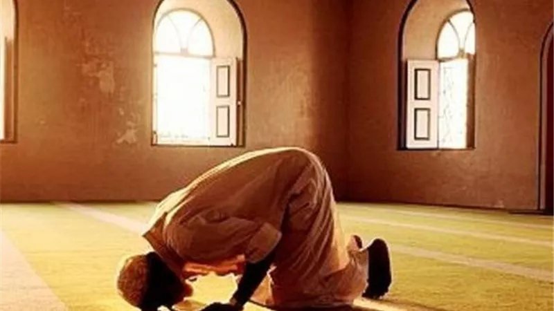 ماهو الوقت الصحيح لصلاة الفجر وهل يصح تأديتها بعد شروق الشمس؟
