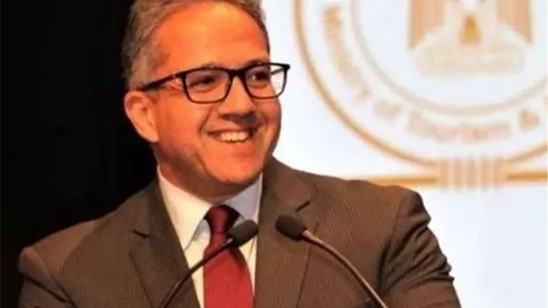 موعد تولى المنصب رسميًا.. من فاروق حسني إلى العناني كيف فازت مصر برئاسة 