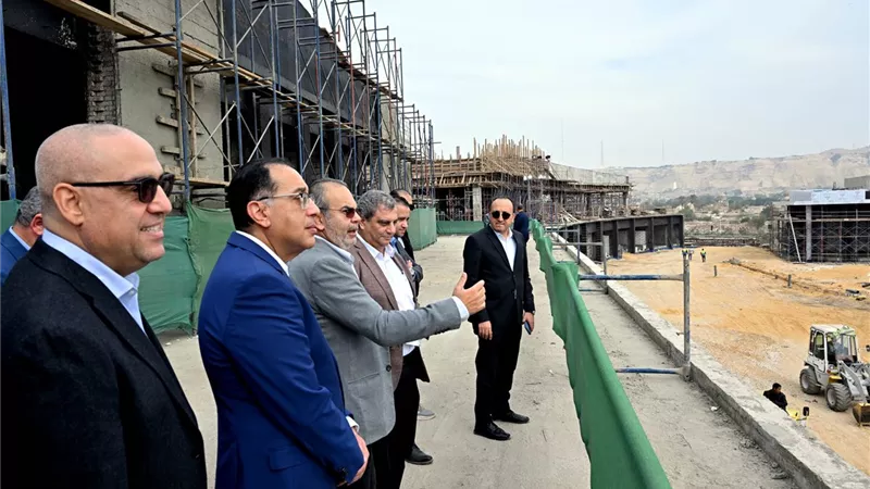 رئيس الوزراء يتفقد مشروعات خدمية وتنموية بالقليوبية لمتابعة خطط التطوير وتحسين الخدمات