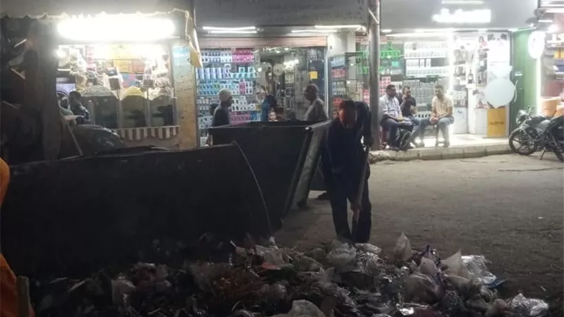 حملة نظافة بشوارع وطرق مدينة قوص بمحافظة قنا | صور