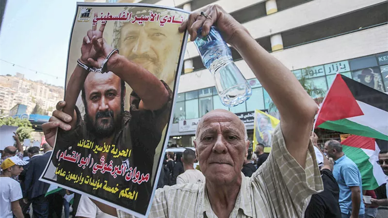 تقارير: زوجة البرغوثي تغادر رام الله إلى مصر بشكل مفاجىء