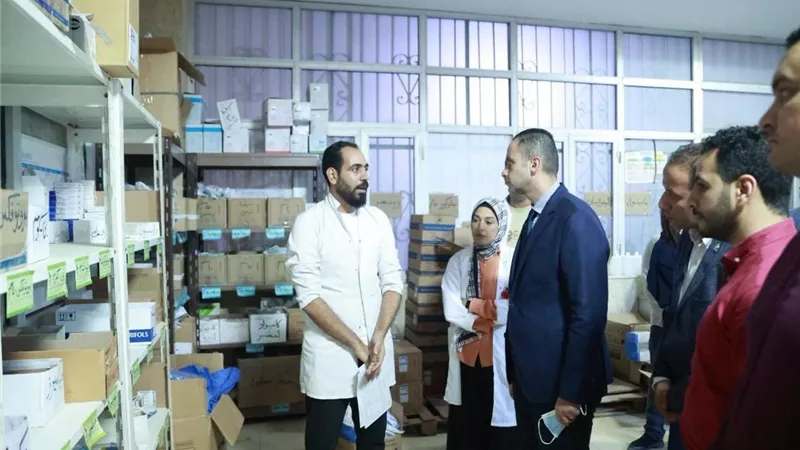 نائب وزير الصحة يتفقد مستشفيات البحيرة ويوجه بإجراءات عاجلة لتحسين الخدمات الطبية