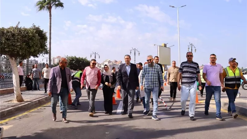  محافظ دمياط يفتتح الشارع الحربى بعد تطويره بالكامل ضمن خطة المحافظة الاستثمارية