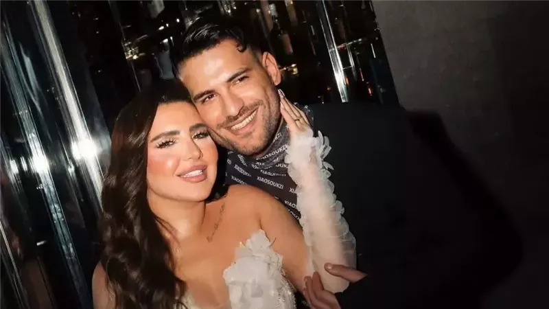 الرجولة في ذمة الله.. أول تعليق من شقيقة المطرب مسلم بعد عودته لطليقته 