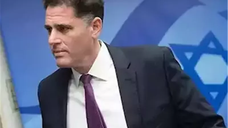 وصول رئيس الوفد الإسرائيلي رون ديرمر إلى القاعة الرئيسية للاجتماعات الموسعة