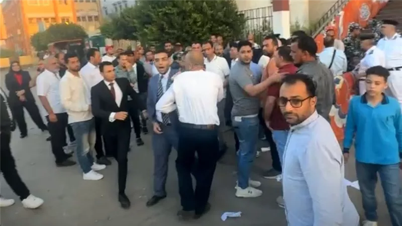 فوضى أمام محكمة دمياط بسبب تنافس المرشحين على 