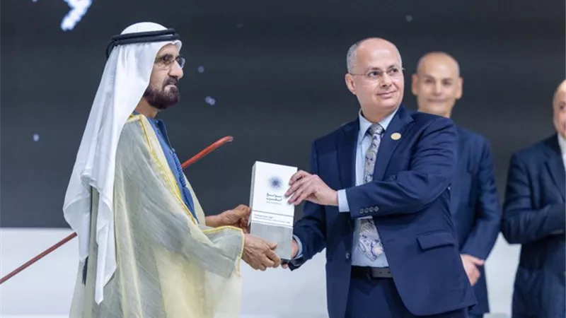 محمد بن راشد يهنئ البروفيسور عمر ياغي لفوزه بجائزة نوبل للكيمياء
