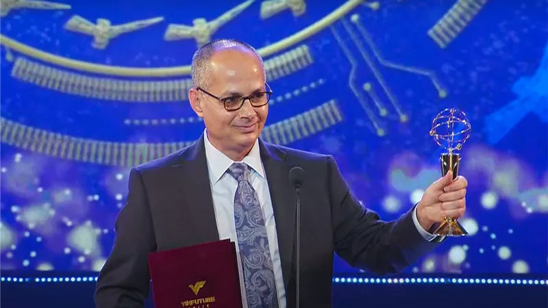 محمد البرادعي يهنئ العالم عمر ياغي بفوزه بجائزة نوبل في الكيمياء
