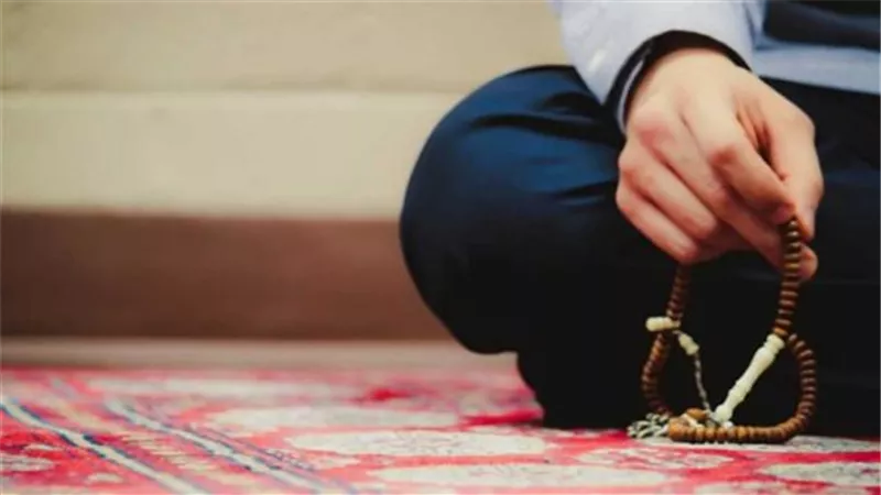 حكم استخدام المسبحة في ذكر الله.. الأزهر يحسم الجدل