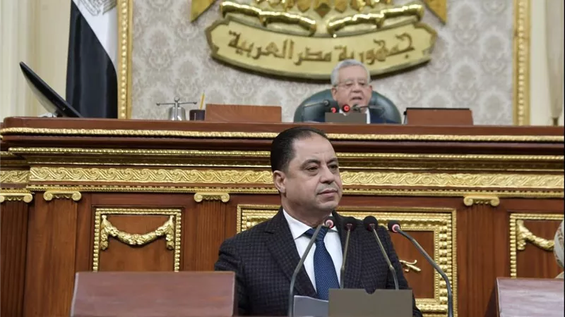 رمز السيارة.. نائب الدائرة التاسعة الحالي بالشرقية يتقدم بأوراق ترشحه لانتخابات النواب 