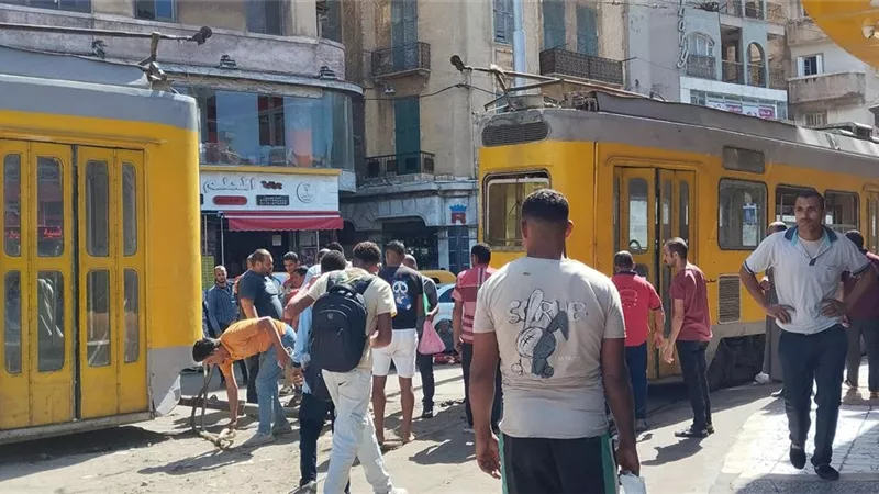 دون إصابات.. انفصال عربتي ترام في الإسكندرية خلال سيره وسط حالة من الذعر