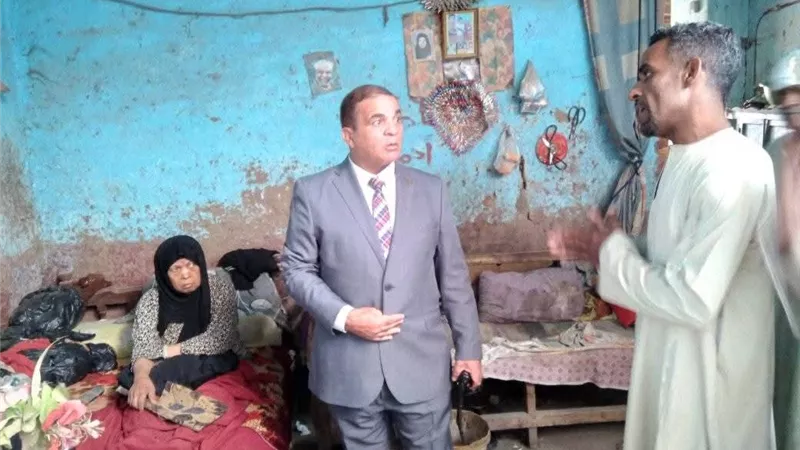 رئيس مدينة أرمنت يستجيب لشكوى مواطن بشأن مشكلة الصرف الصحي بالأقصر |صور