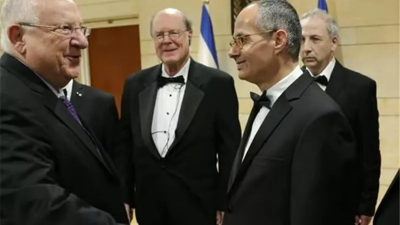 إسرائيل «تتمسح» في الأردني عمر ياغي الفائز بنوبل: كرمناه بالكنيست