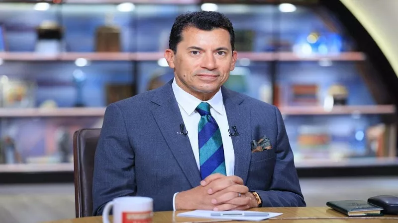 أشرف صبحي يتابع أزمة لاعبي منتخب تنس الطاولة ويشدد على الانضباط