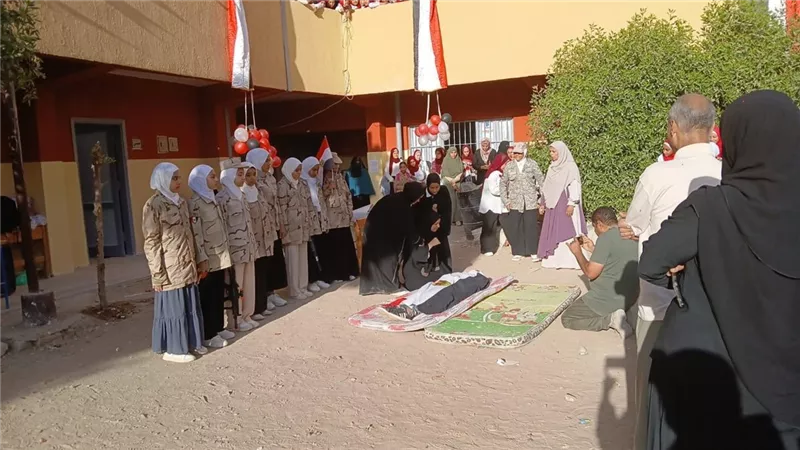 جسّدوا مشاهد من الحرب.. مدرسة في الفيوم تحتفل بانتصارات أكتوبر على طريقتها الخاصة |صور