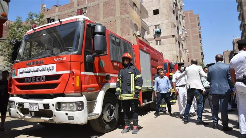 السيطرة على حريق داخل محل أجهزة كمبيوتر بحلوان
