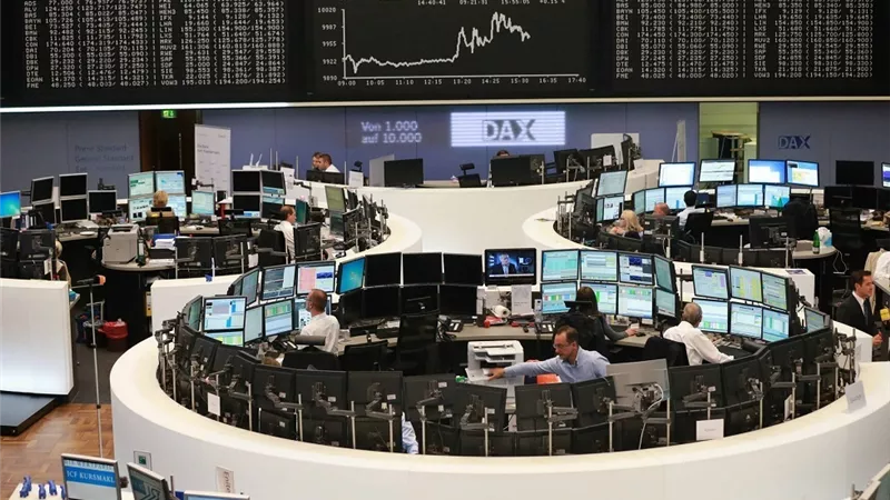 وول ستريت تكسب رهان المفاوضات.. والنفط يخسر أكثر من 3%