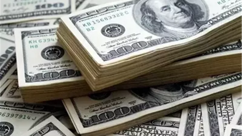 الدولار بكام النهارده؟..تعرف على أعلى وأقل سعر في البنوك 