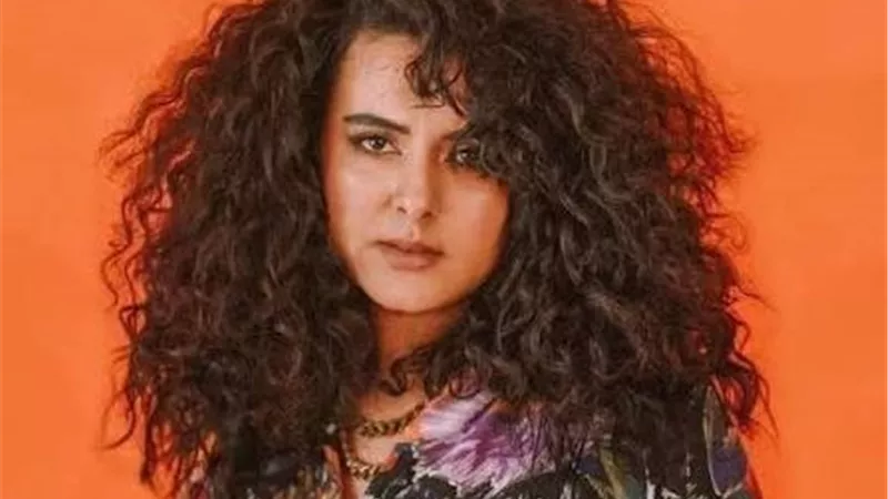 رحيل والد دينا الوديدي.. والفنانة تنعى بكلمات مؤثرة 