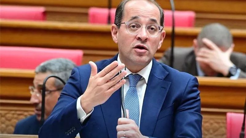 وزير المالية يقترح اعتبار مساهمة التأمين الصحي إيراداً ضريبياً